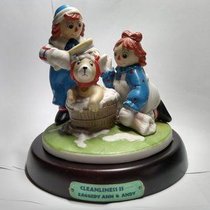Raggedy Ann and Andy Porcelain NiB Flambro Vintage "Cleanliness Is"